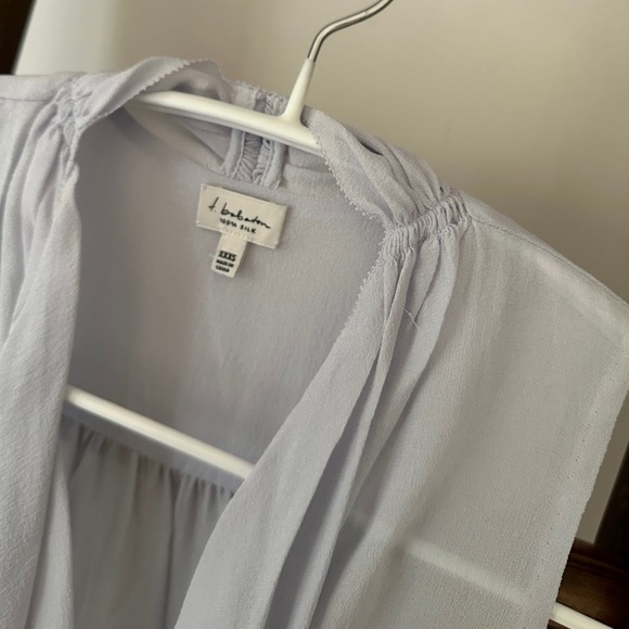 Aritzia Babaton silk blouse size xxxs - Picture 8 of 10